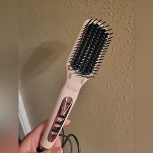 L'ange le vite flat iron brush